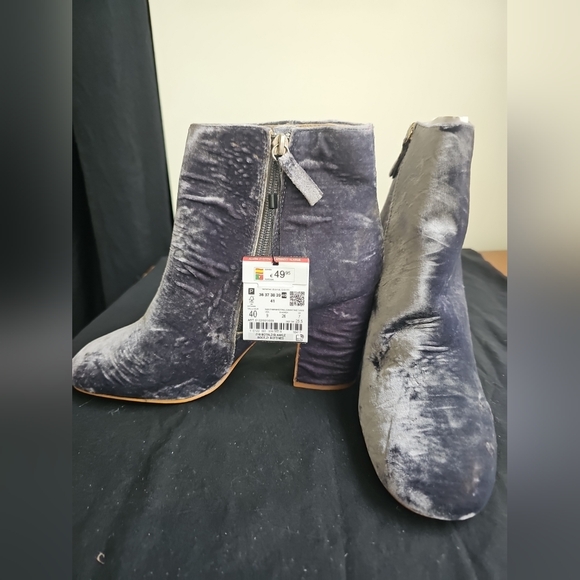 Zara TRF Bootie Women  9  Gray  Blue Velvet Zip Side Heeled New With Tags - Picture 2 of 7